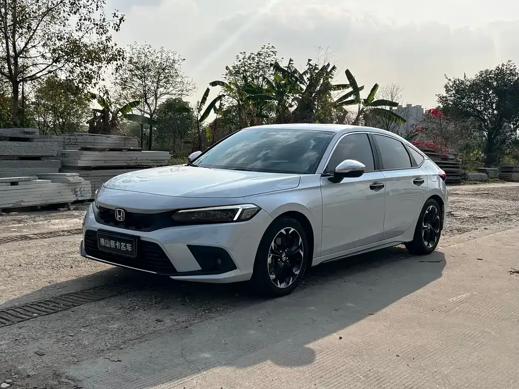 Honda Civic — фото 1