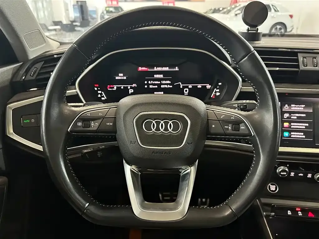 Audi Q3 — фото 2