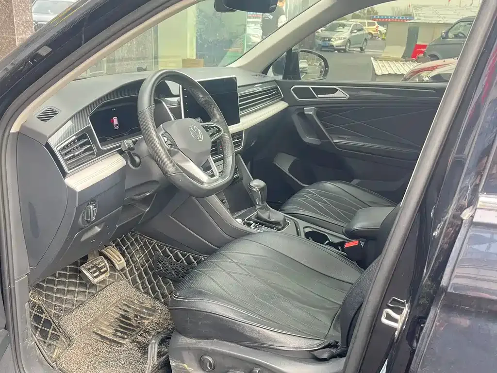 Volkswagen Tiguan L 2022 из CN, фото 2