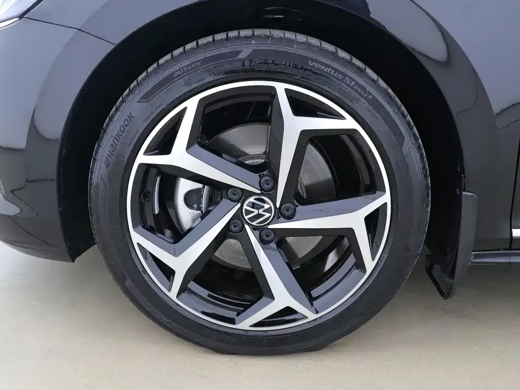 Volkswagen Passat — фото 10