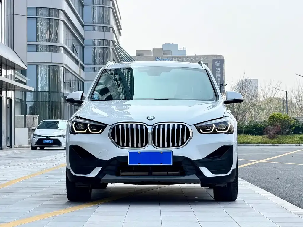 BMW X1 — фото 10