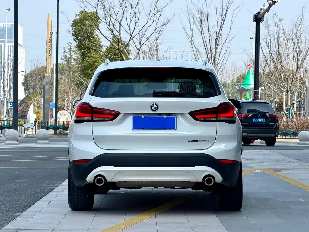 BMW X1 — фото 9