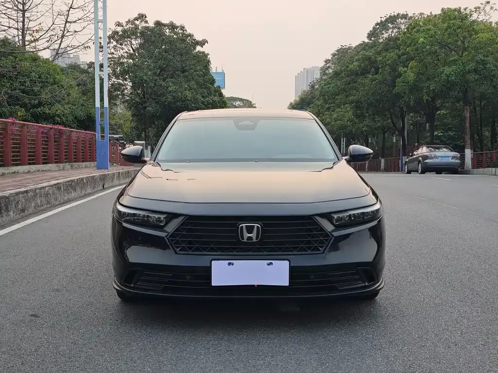 Honda Accord — фото 7