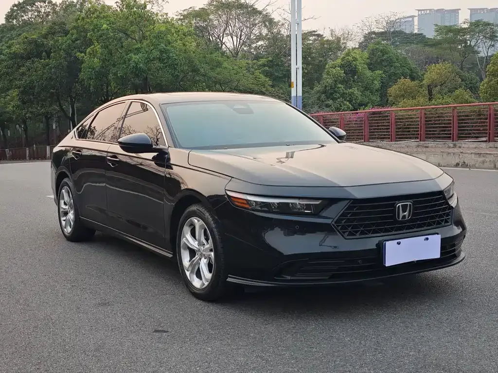 Honda Accord — фото 10