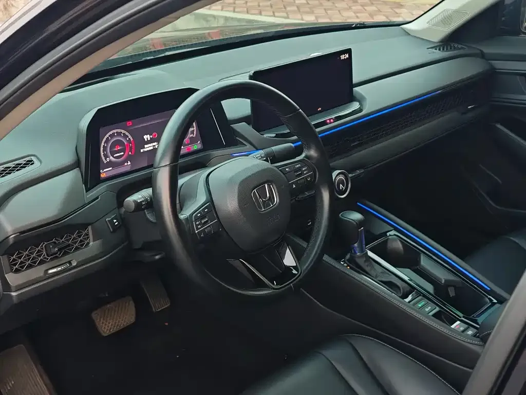 Honda Accord — фото 8