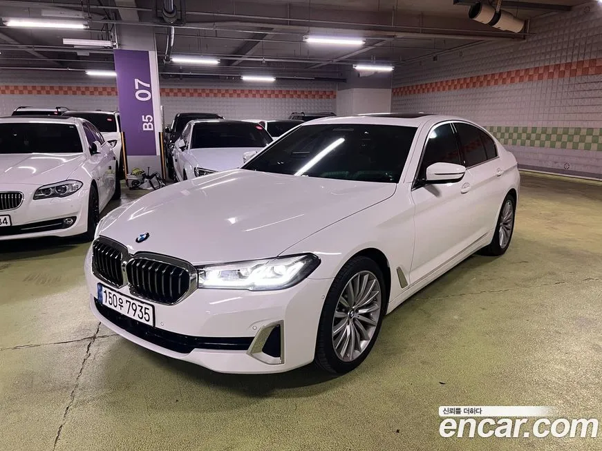 BMW 5-Series 530i xDrive Luxury