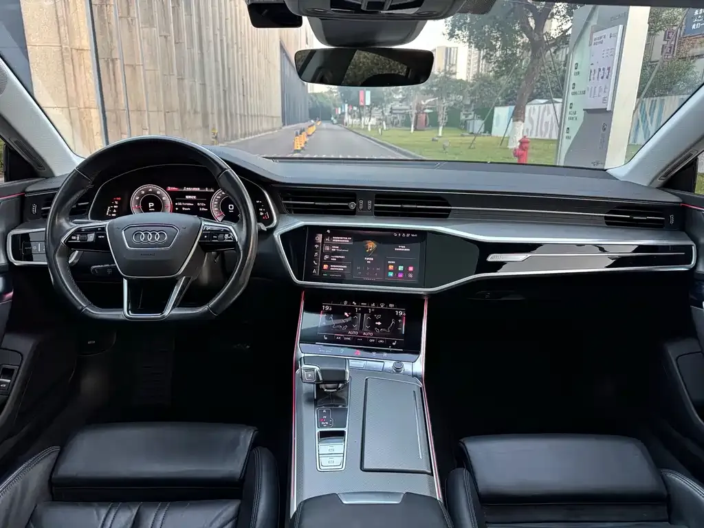 Audi A7L 2023 из CN, фото 7