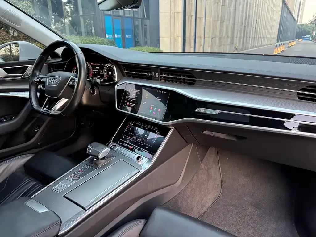 Audi A7L 2023 из CN, фото 5