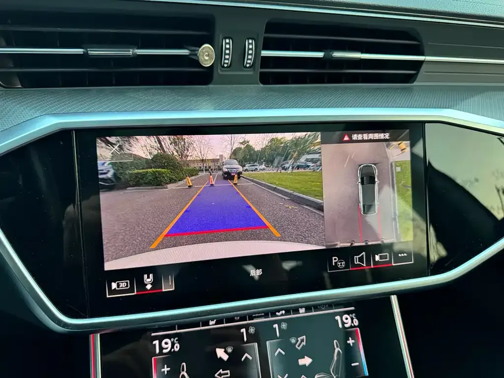 Audi A7L 2023 из CN, фото 6