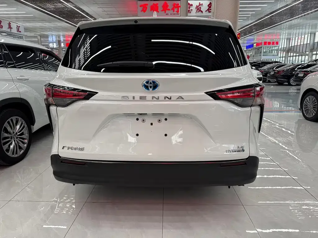 Toyota Sienna 2023 из CN, фото 9