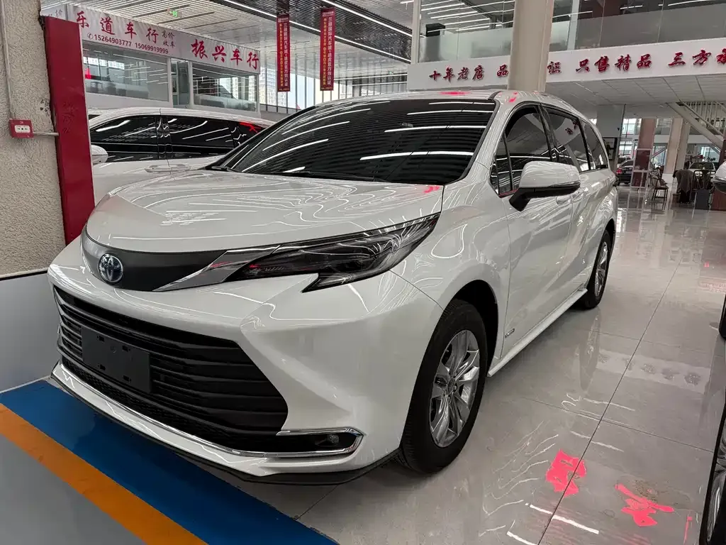 Toyota Sienna 2023 из CN, фото 6