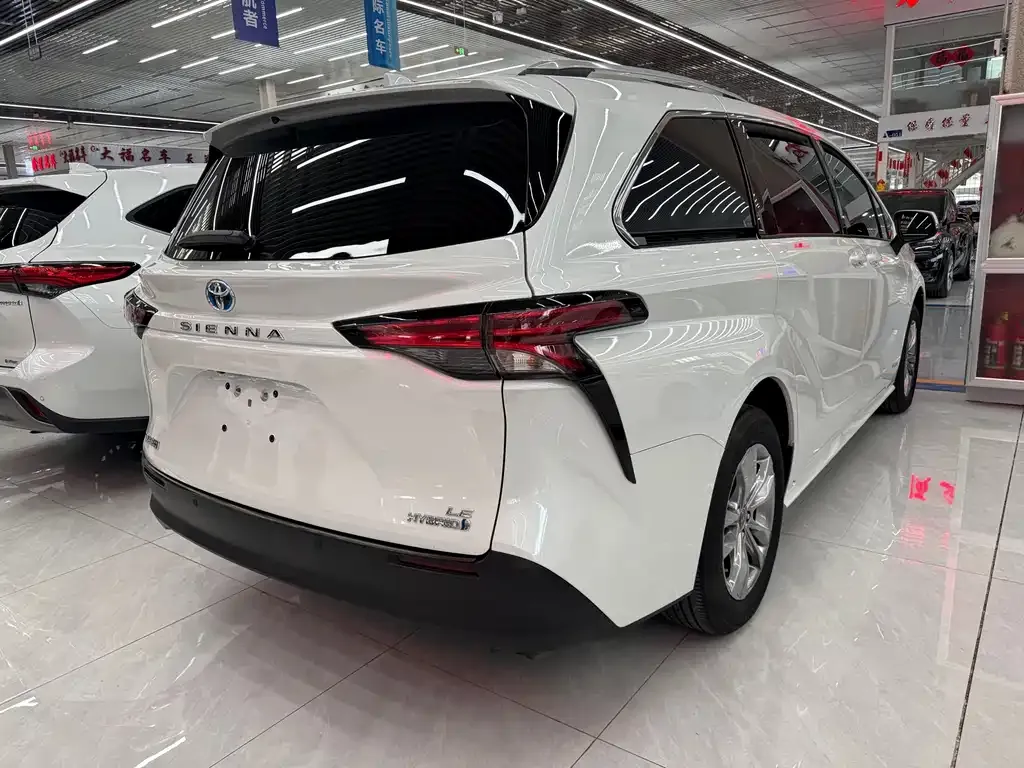 Toyota Sienna 2023 из CN, фото 10