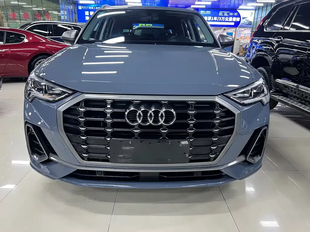 Audi Q3 — фото 1