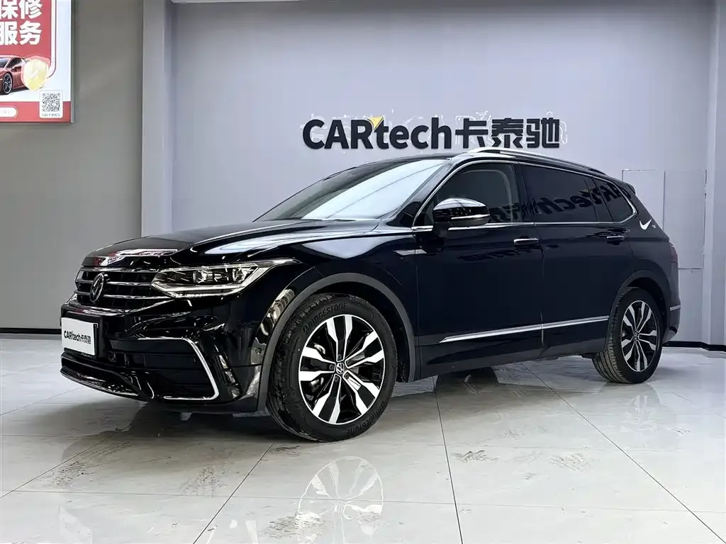 Volkswagen Tiguan L — фото 1