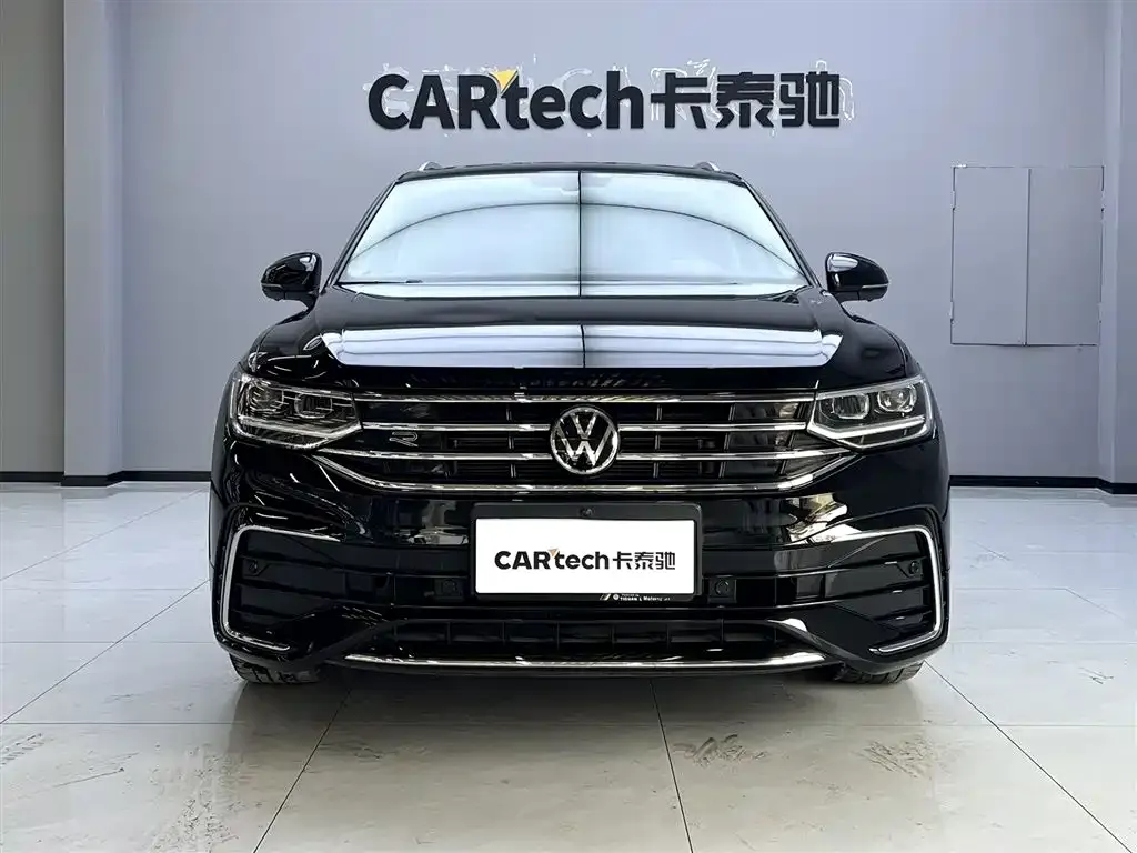 Volkswagen Tiguan L — фото 2