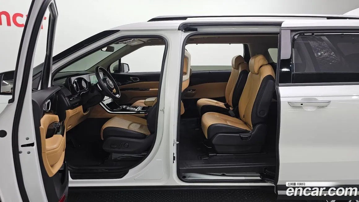 Kia Carnival — фото 10
