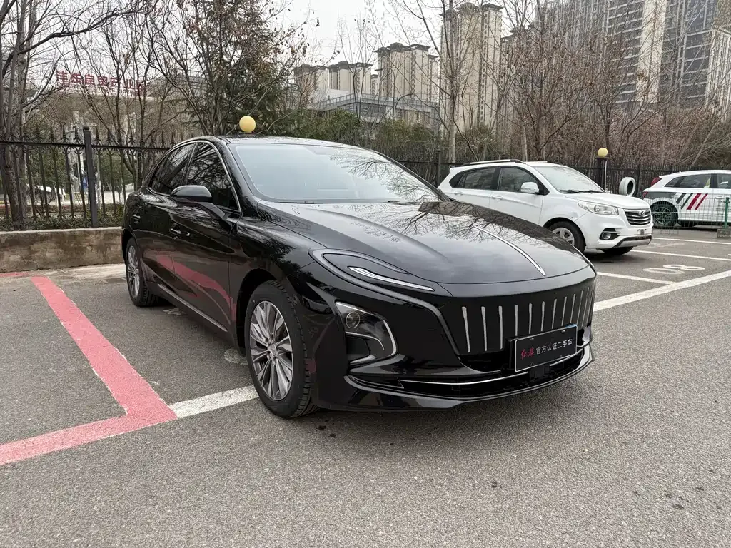 Hongqi E-QM5 — фото 4