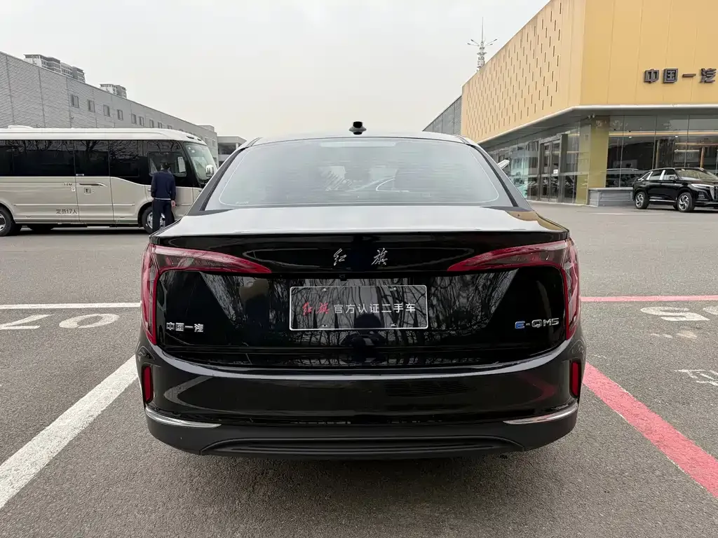Hongqi E-QM5 — фото 6