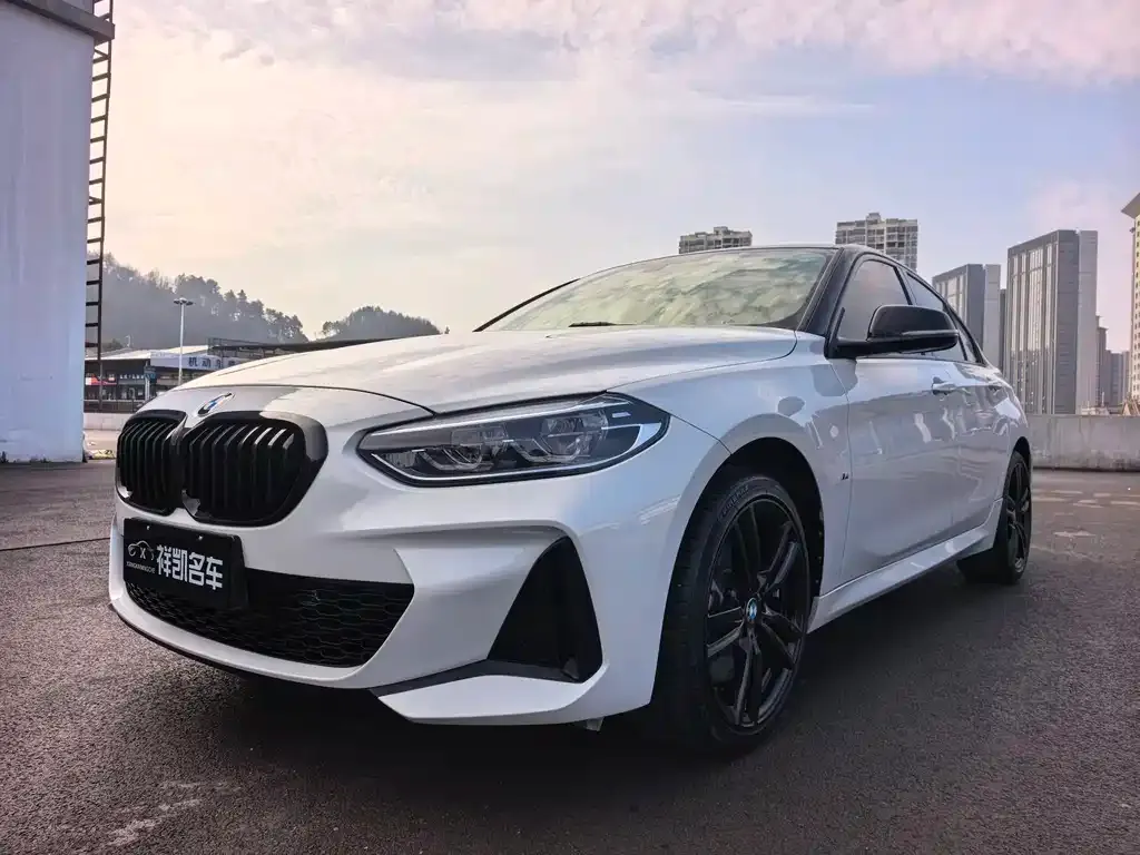 BMW 1 Series — фото 1