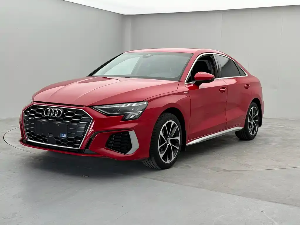 Audi A3 — фото 1