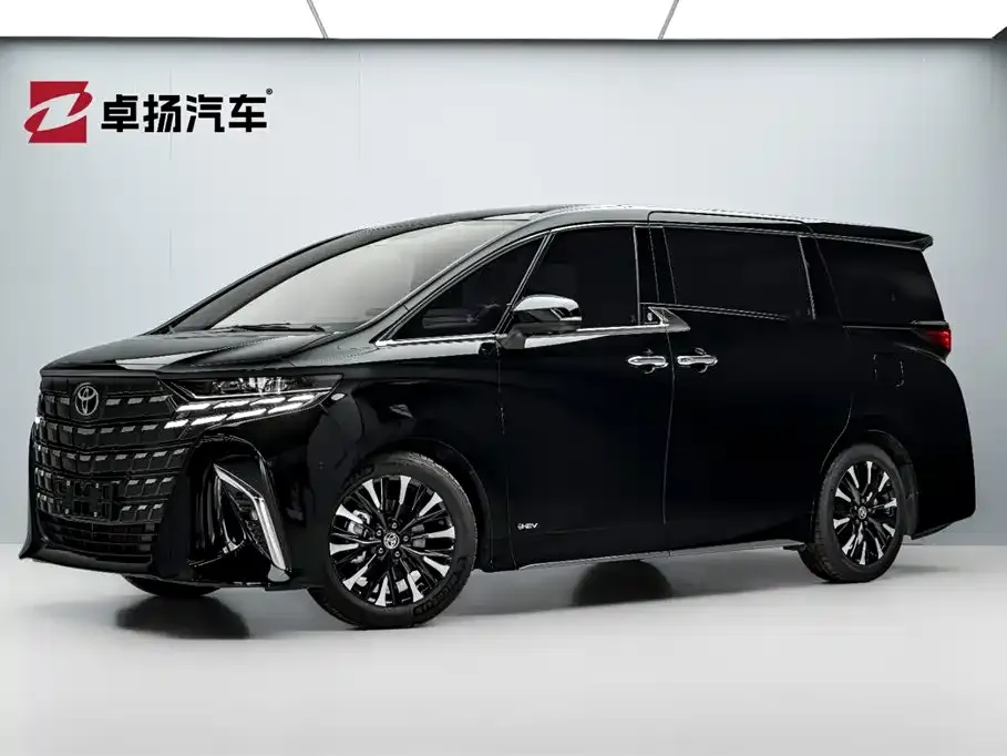 Toyota Alphard — фото 1