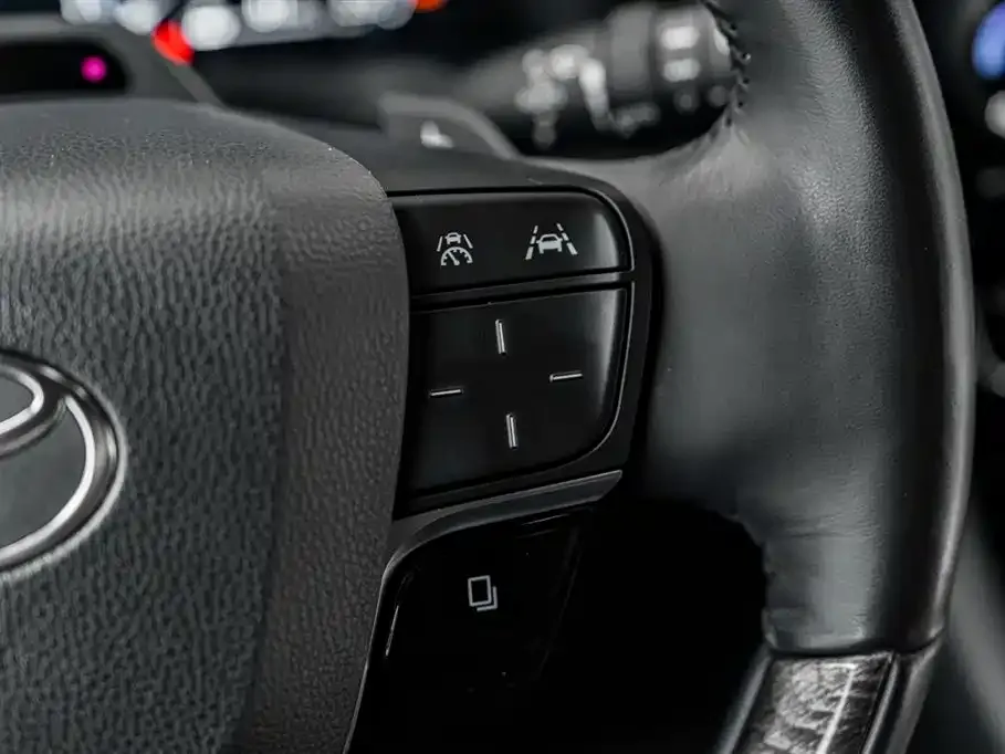 Toyota Alphard — фото 7