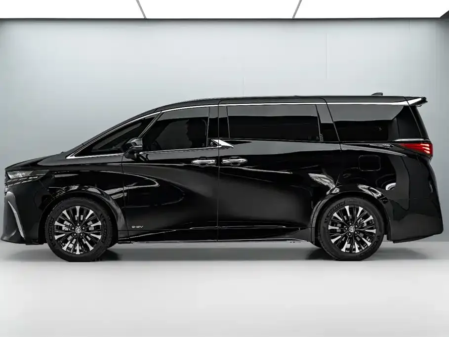 Toyota Alphard — фото 6