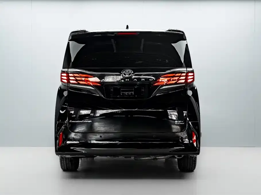 Toyota Alphard — фото 2