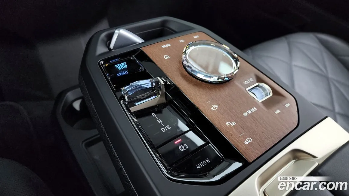 BMW iX — фото 10