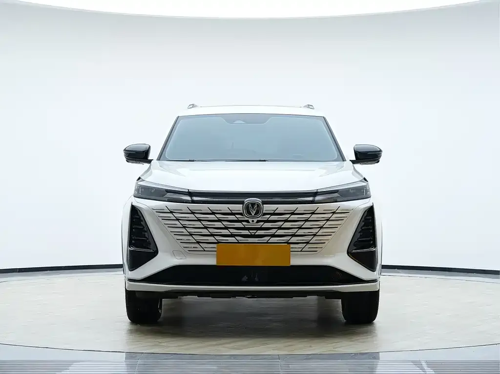 Changan CS75PLUS — фото 3