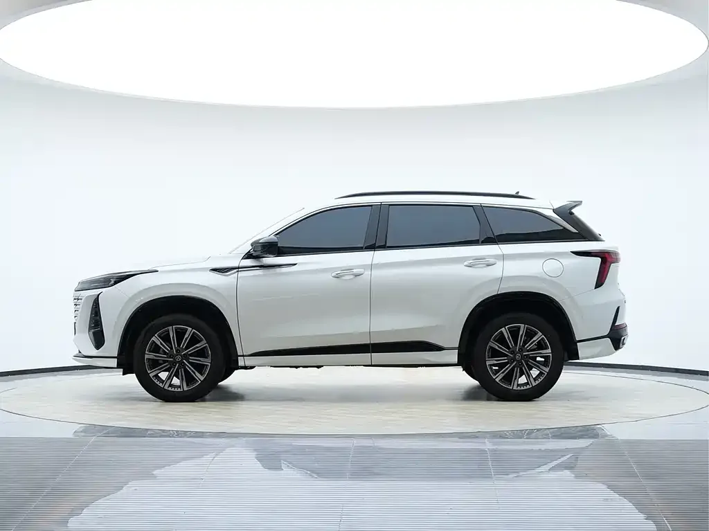 Changan CS75PLUS — фото 2
