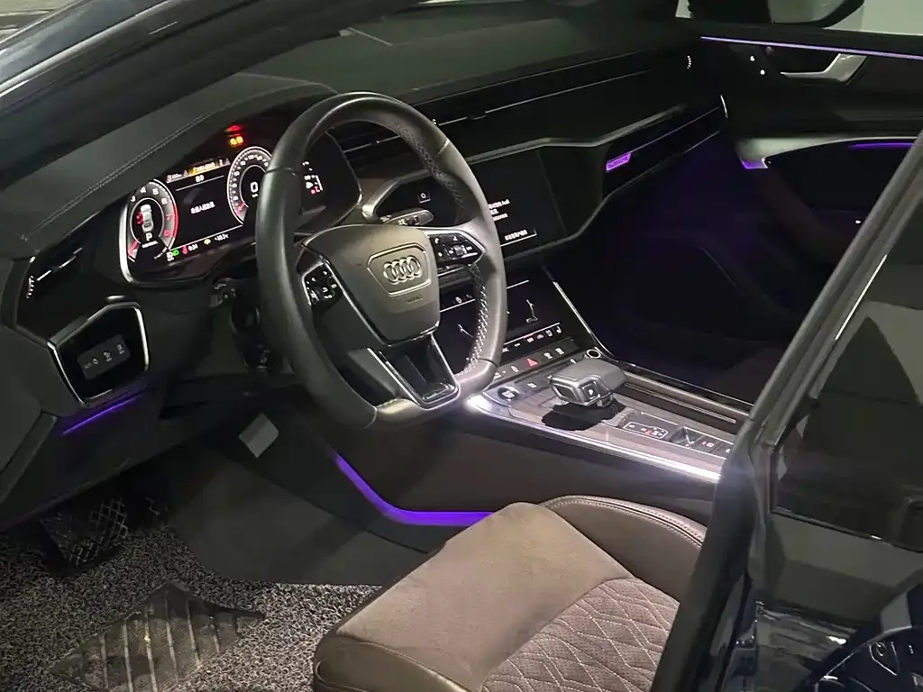 Audi A7L 2022 из CN, фото 3