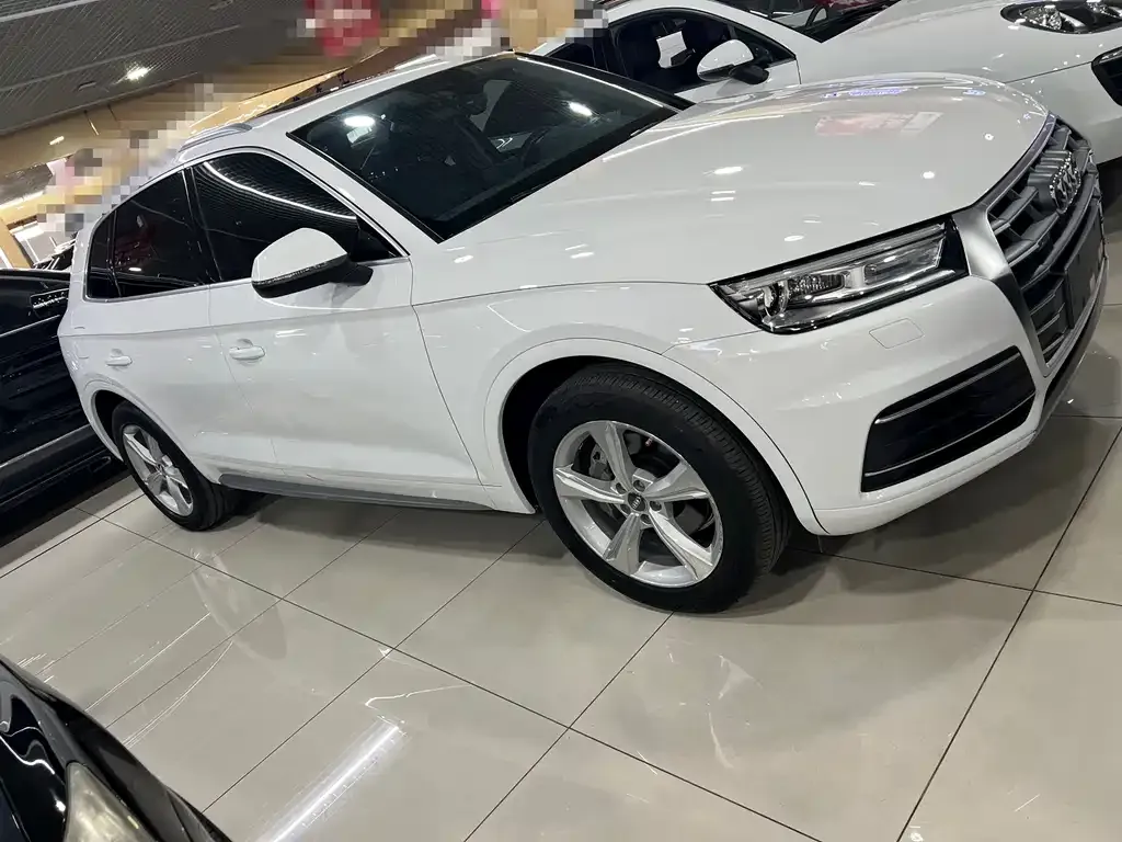 Audi Q5L 2021 из CN, фото 2