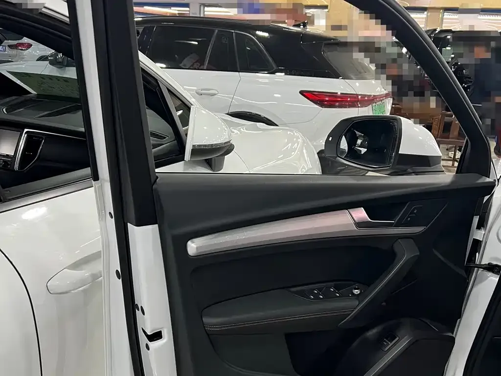 Audi Q5L 2021 из CN, фото 6