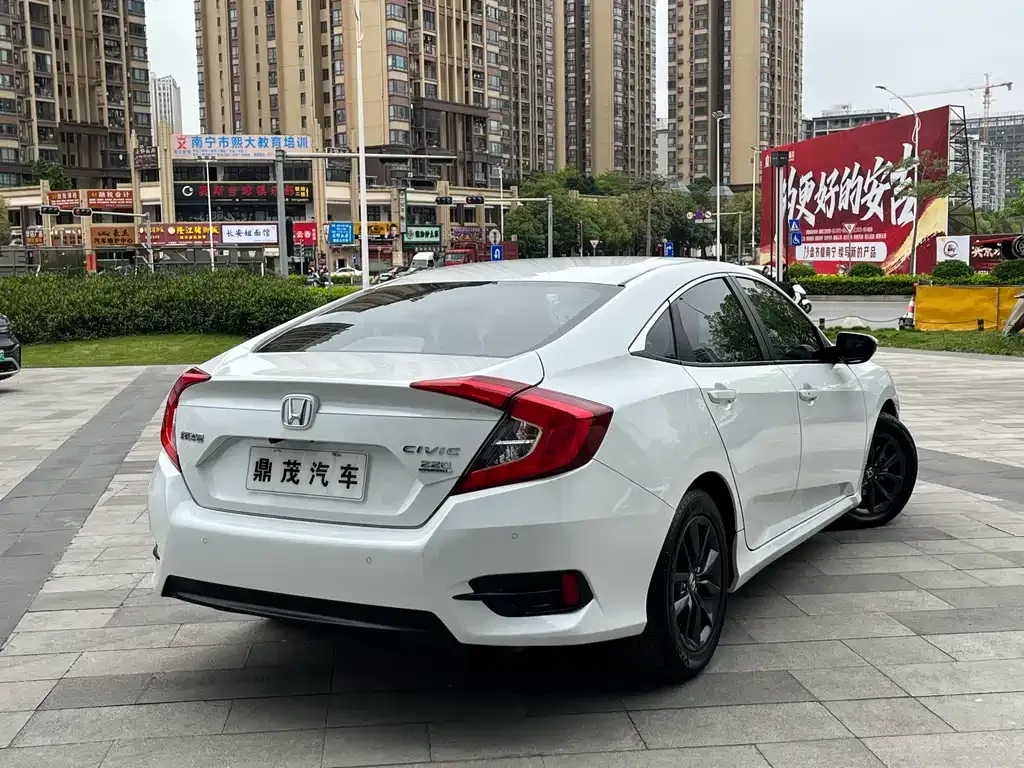Honda Civic — фото 9