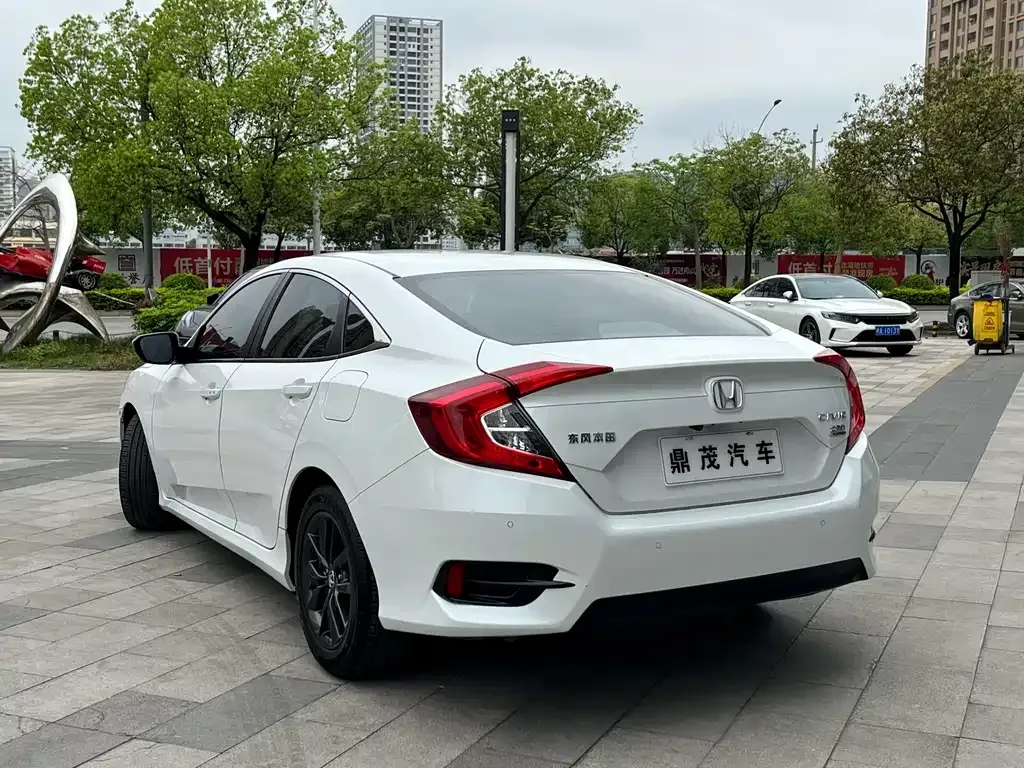 Honda Civic — фото 7