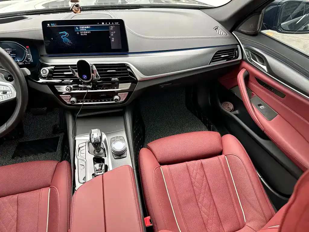 BMW 5 Series New Energy — фото 8