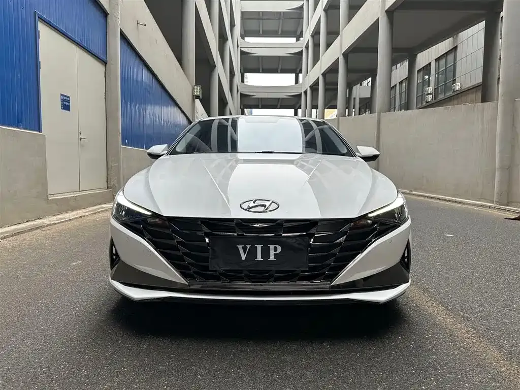Hyundai Elantra — фото 7