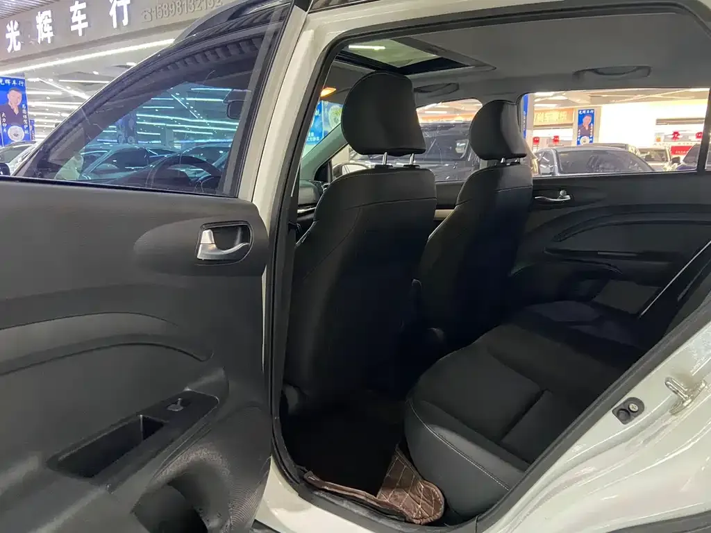 Kia KX1 2022 из CN, фото 4