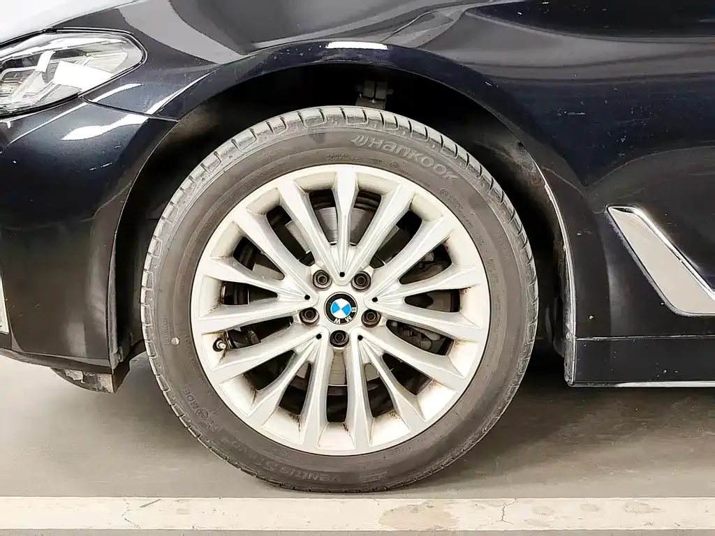 BMW 5 Series — фото 4