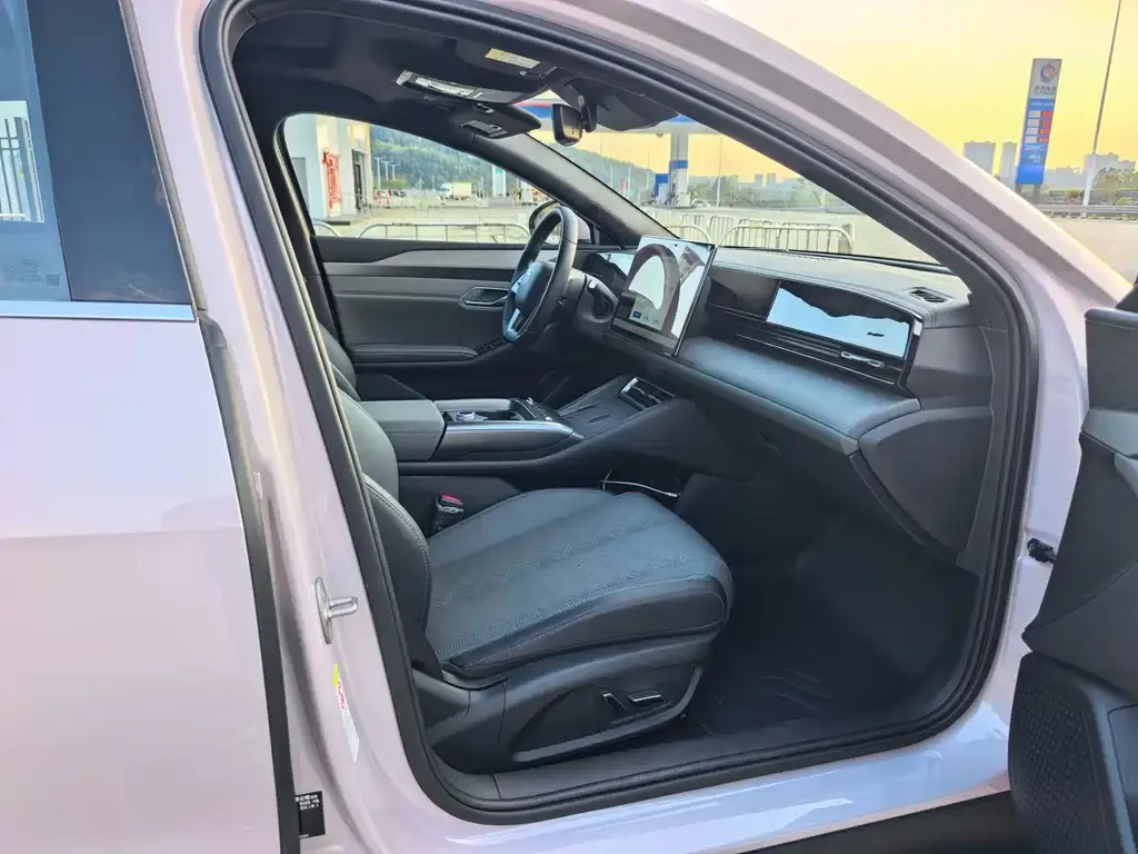 BYD Qin L 2025 из CN, фото 2