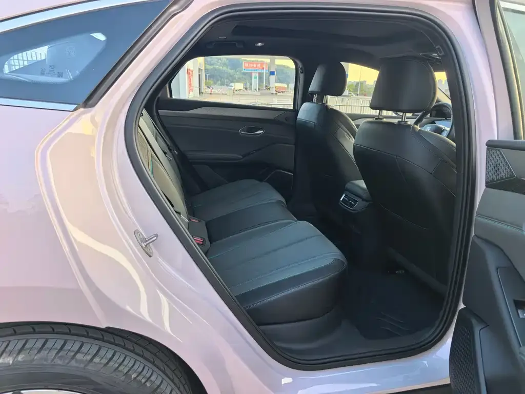 BYD Qin L 2025 из CN, фото 4