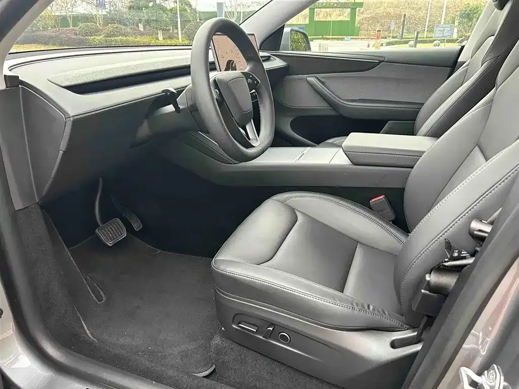 Tesla Model Y — фото 5