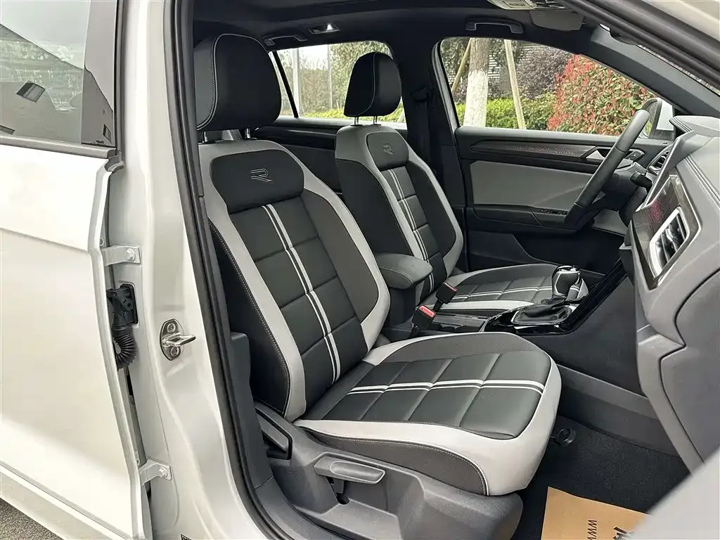 Volkswagen T-Roc 2025 из CN, фото 2