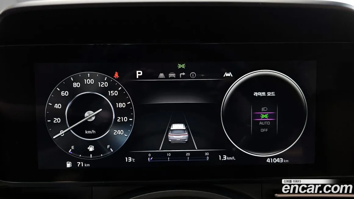 Kia Carnival — фото 8