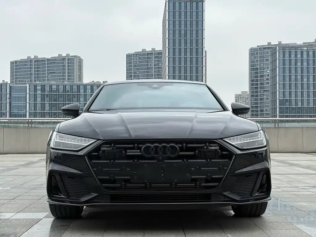 Audi A7L — фото 1