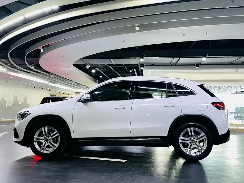 Mercedes-Benz GLA — фото 10