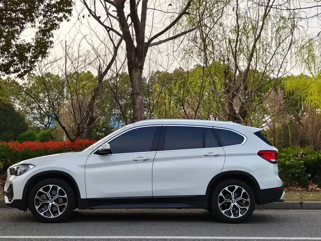 BMW X1 — фото 9