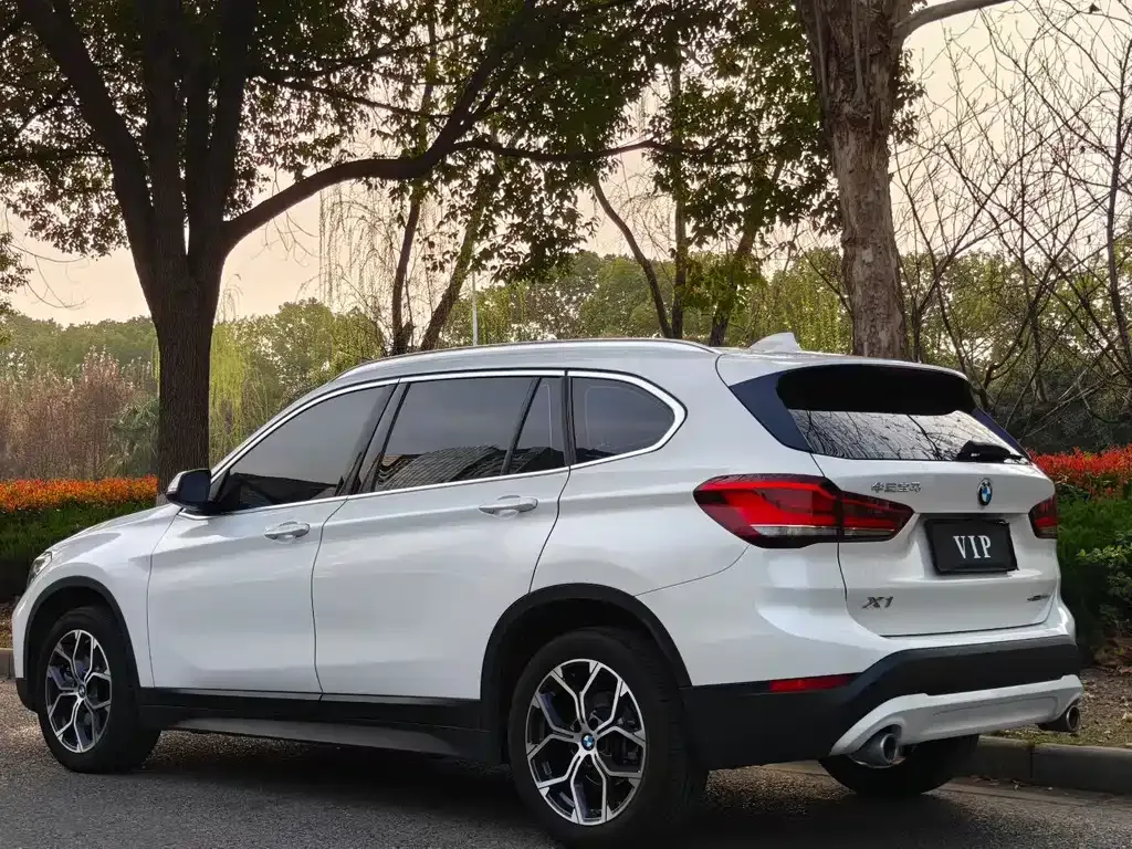 BMW X1 — фото 7