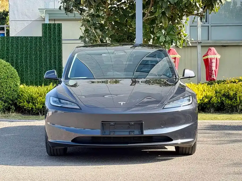 Tesla Model 3 — фото 5
